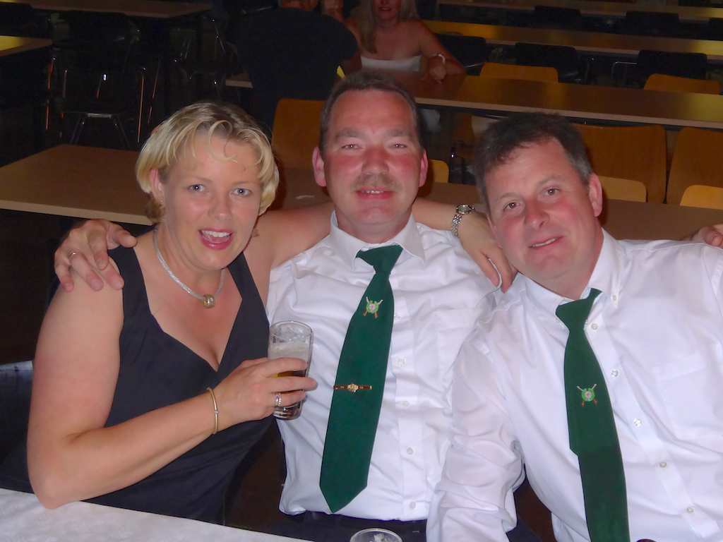 <p>Der SchuÌteznfestauftakt in Alfen</p>