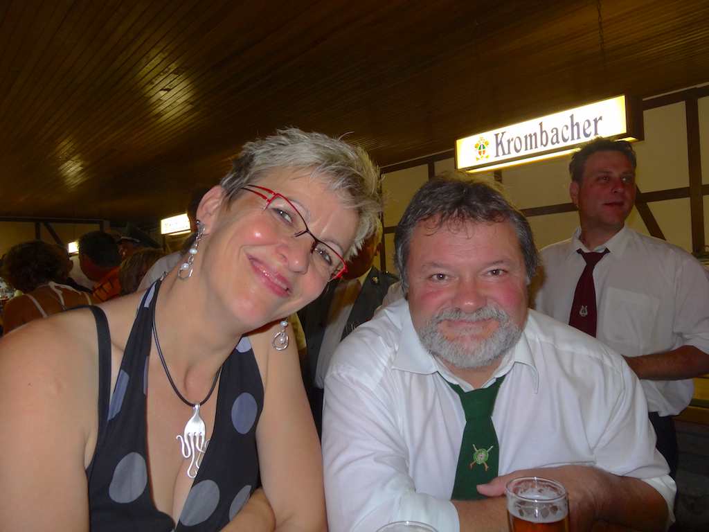 <p>Der SchuÌteznfestauftakt in Alfen</p>