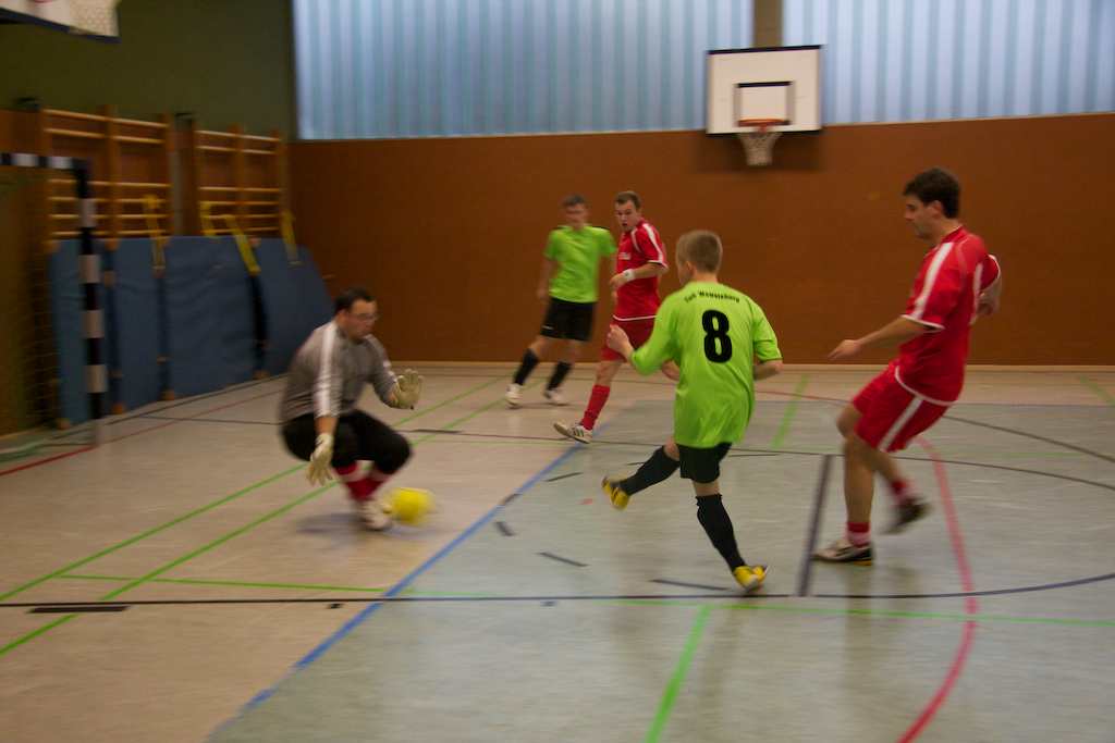 <p>Vereinsinternes Fußballturnier in der Alfener Turnhalle</p>