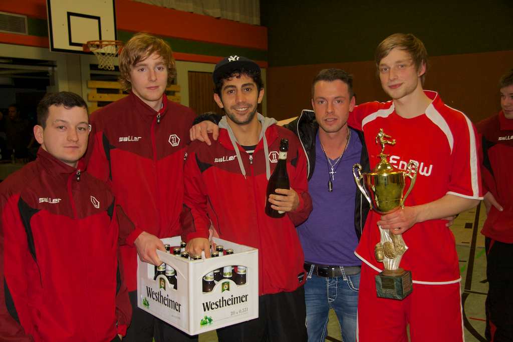 <p>Vereinsinternes Fußballturnier in der Alfener Turnhalle</p>