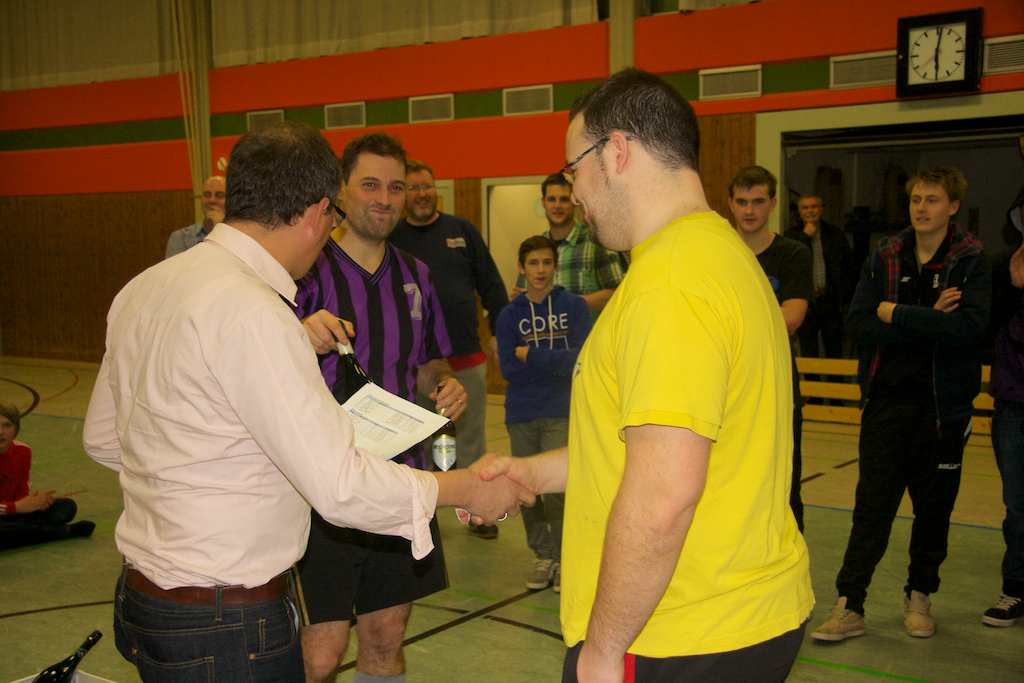 <p>Vereinsinternes Fußballturnier in der Alfener Turnhalle</p>