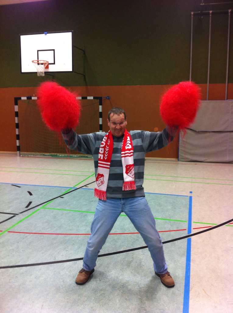 <p>Volleyballspiel mit den ehemaligen Alfener Verbandsliga Spielern</p>