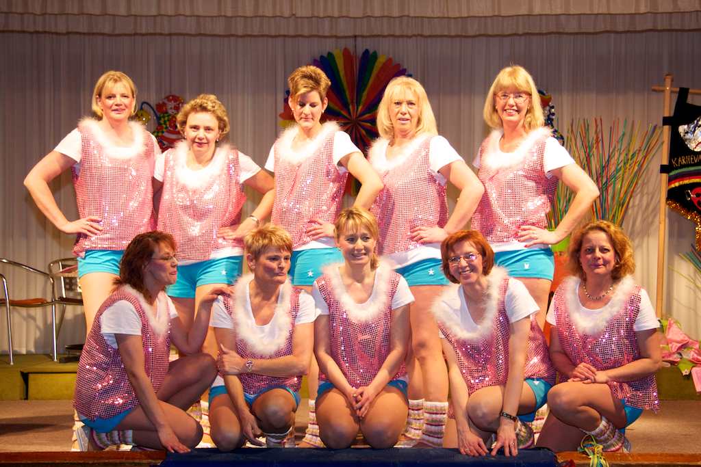 <p>Die Tänzerinnen gaben alles: Daniela Minge, Marilies Hansmeier, Michaela Drüke-Scheffler, Manuela Ahrens, Lilly Bohr, Steffi Brunnert, Christiane Berke, Manuela Hüster, Manuela Rudolph, Dorothea Soth. Eine tolle Leistung, einstudiert wiederum von Anne Tiemann und Daniela Minge.</p>
