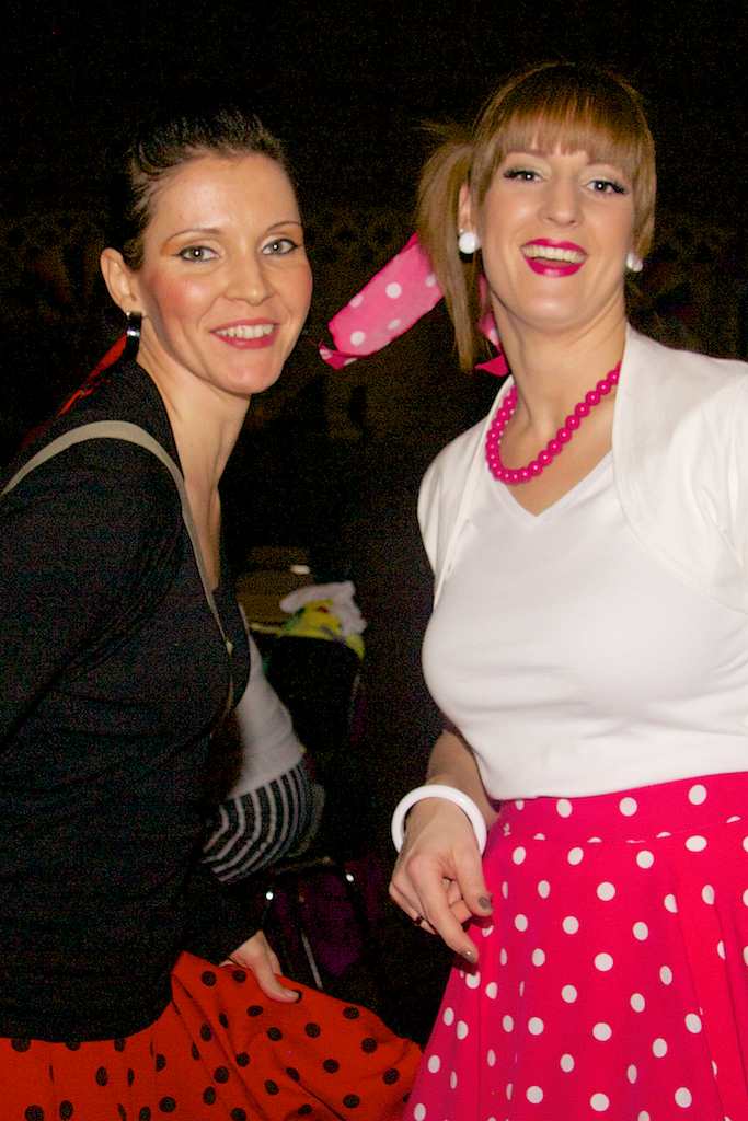 <p>Karneval in Alfen mit den Karnevalszicken der kfd</p>