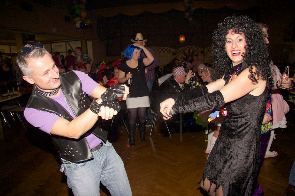 <p>Karneval in Alfen mit den Karnevalszicken der kfd</p>