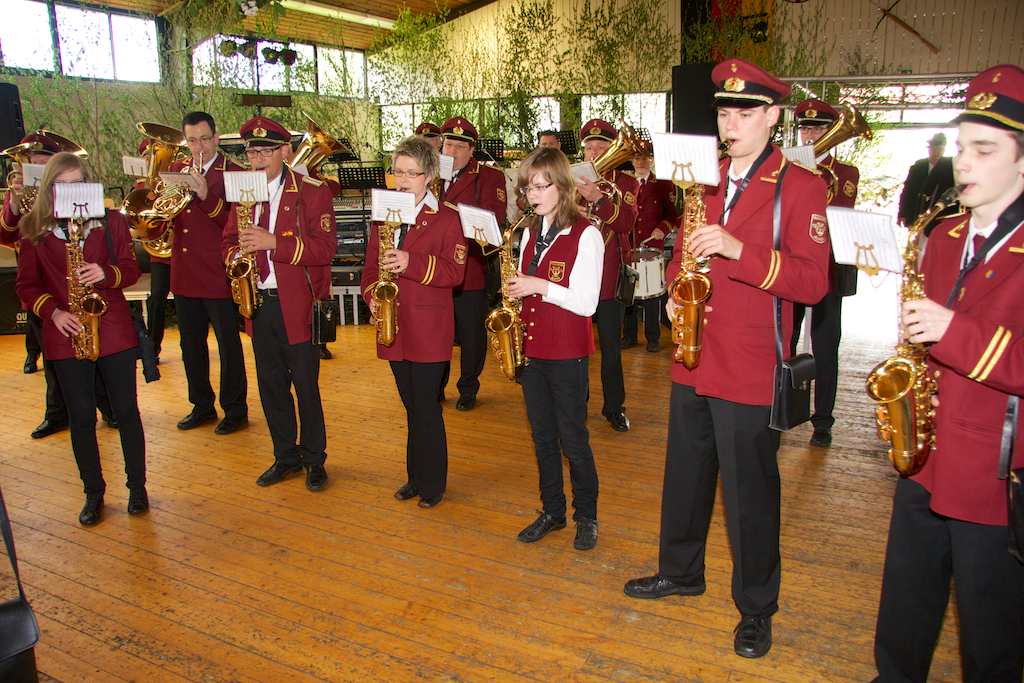 <p>Der Musikverein Alfen beim Schützenfest in Altenrüthen</p>