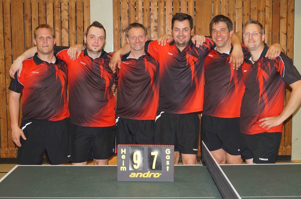 <p>Die Meisterspieler:<br />
Bernd Gladbach, Jan Bonke, Andreas Fiedler, Florian Eilers, Thomas Drescher, Oli Heimann</p>