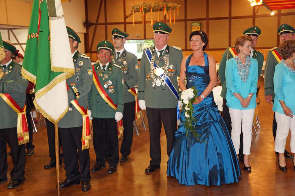 <p>Der Blumenstrauß für die Königin war heute etwas größer als beim gestrigen Festauftakt</p>