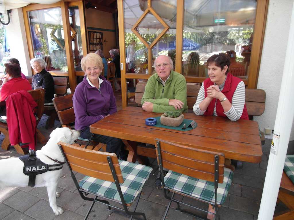 <p>Die Wanderfreunde des SV RW Alfenens treffen sich seit 15 Jahren einmal im Monat</p>