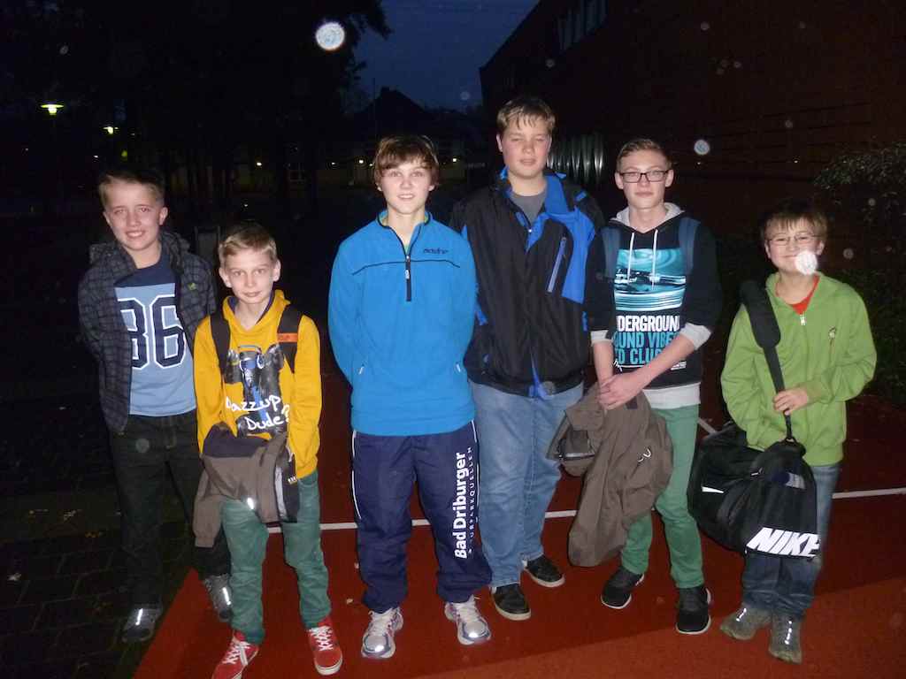 <p>Alfener Schüler mit Nina Mittelham</p>