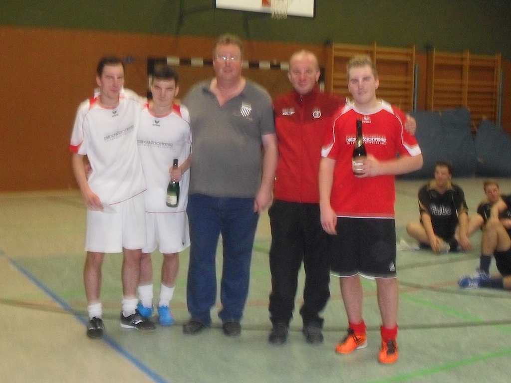 <p>Vereinsmeisterschaften 2013/14 in der Turnhalle Alfen</p>
