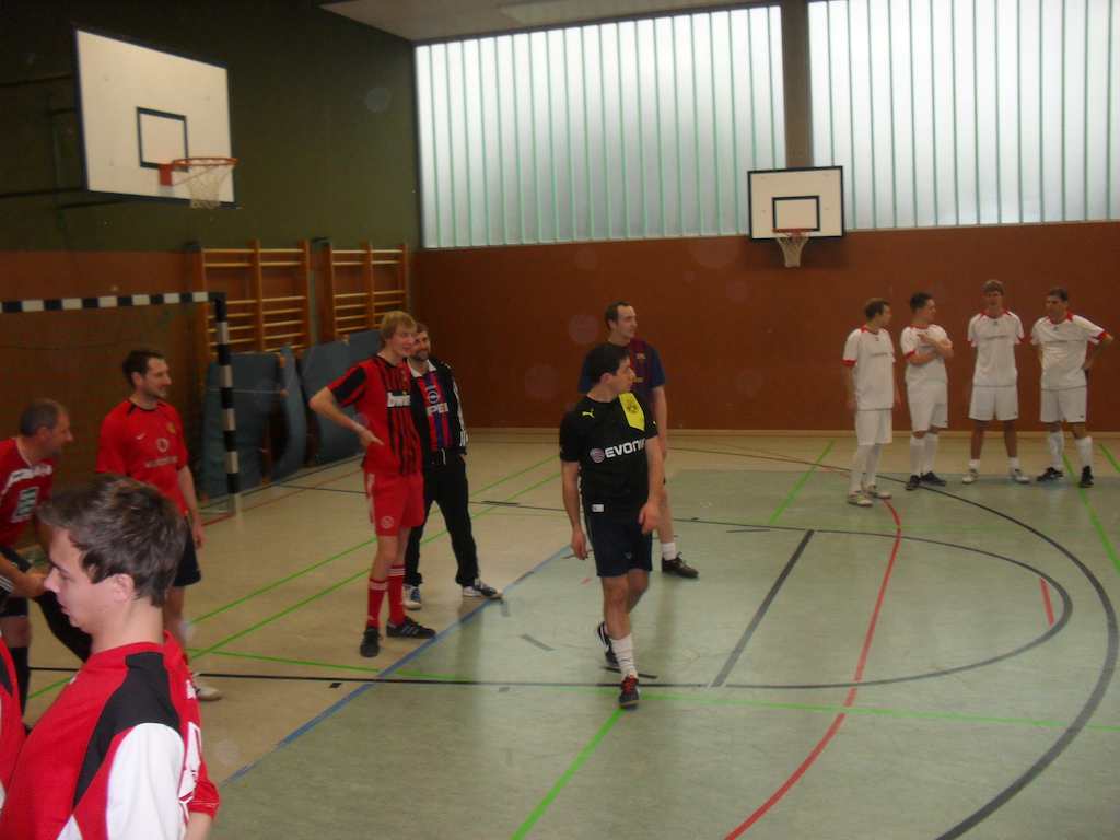 <p>Vereinsmeisterschaften 2013/14 in der Turnhalle Alfen</p>