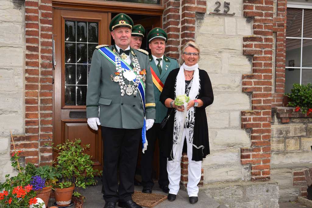<p>Zur Königin erkor er sich seine Ehefrau Hannelore</p>