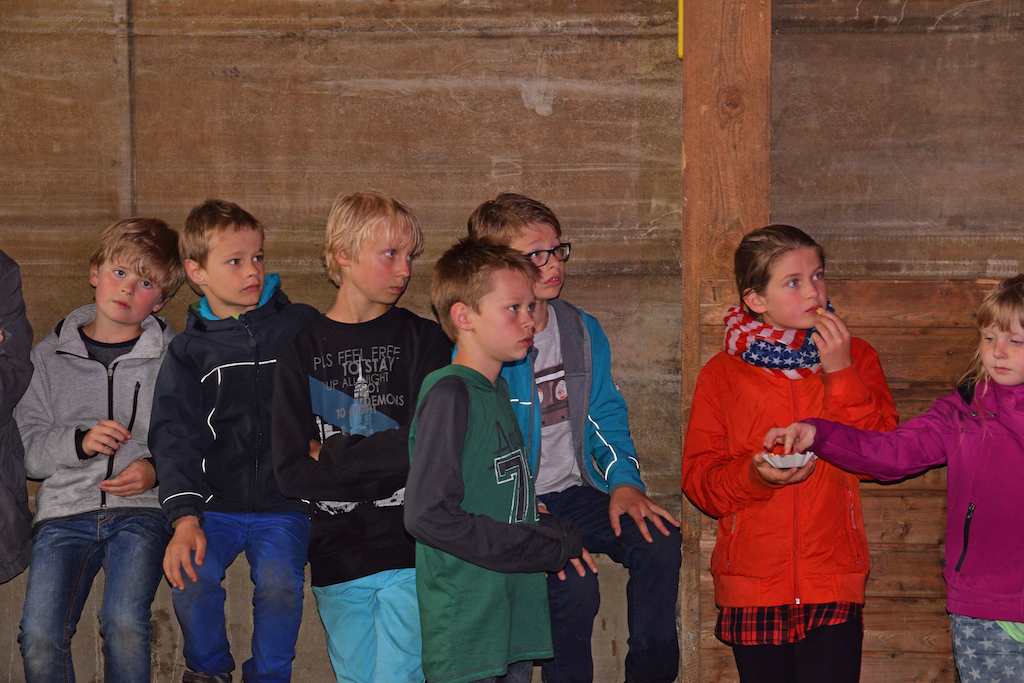 <p>Staunende Zuhörer</p>