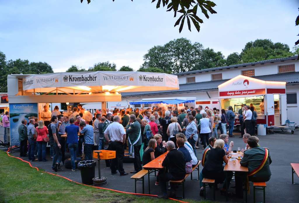 <p>Schützenfest Samstag in Alfen</p>