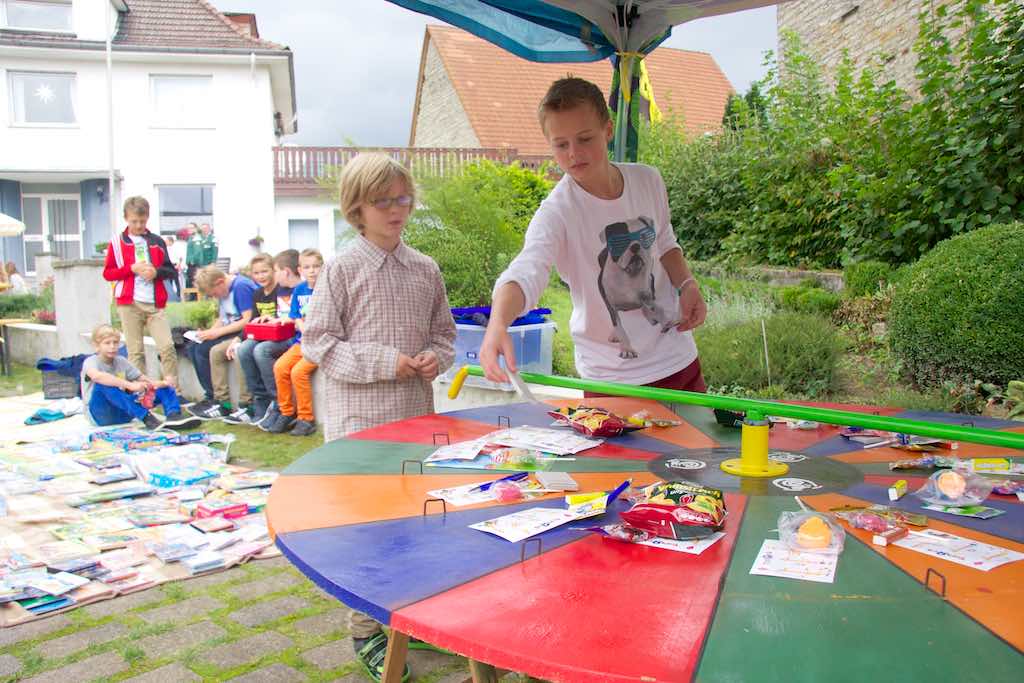 <p>Das Glücksrad der Karnevalszicken war ständig in Bewegung </p>