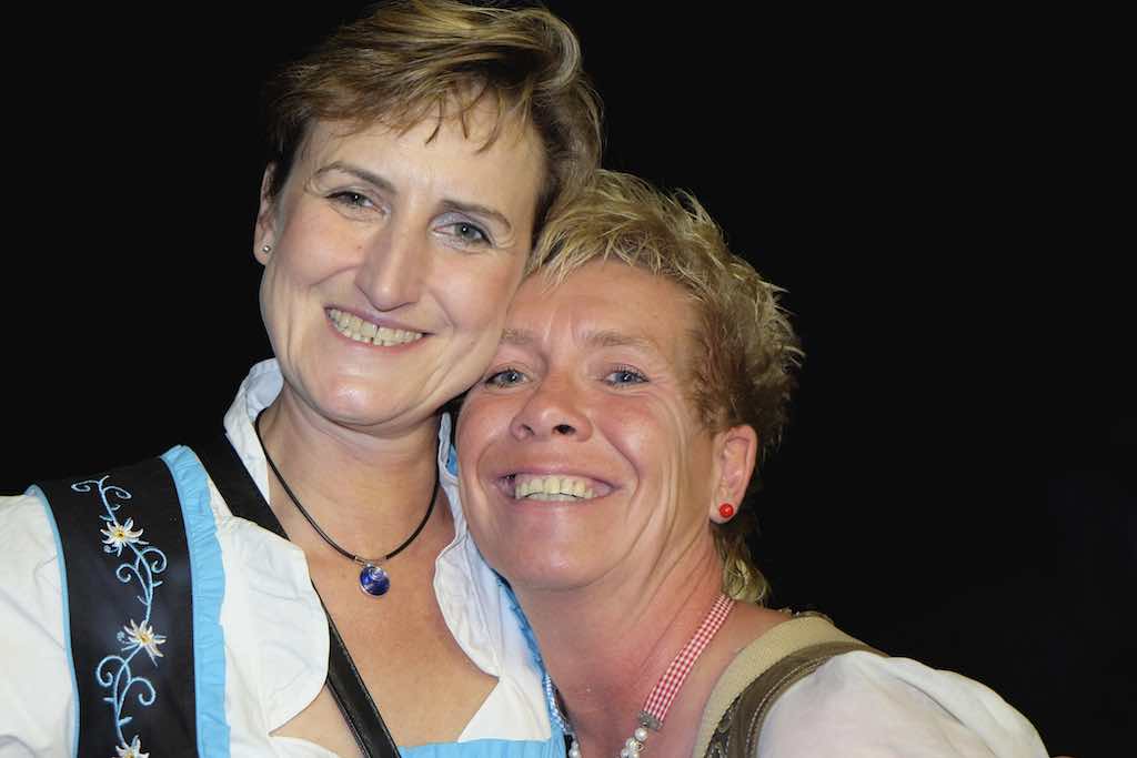 <p>Alfener feiern Oktoberfest im Schützenhaus</p>