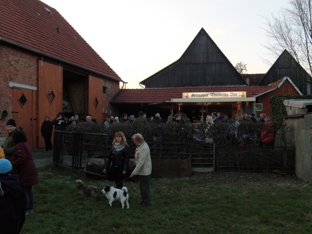 <p>Osterfeuer in Alfen am 5.4.2015</p>