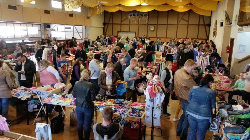 <p>Flohmarkt des Alfener Spatzennest in der der Schützenhalle</p>