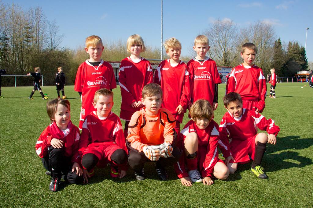 <p>Das F-Jugend Team des SV RW Alfen</p>
