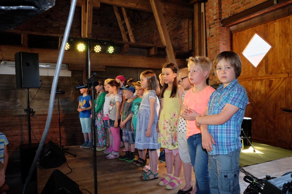 <p>Die Jungen und Mädchen der Grundschule Unter Regebenbogen ließen sich die Gelegenheit nicht entgehen</p>