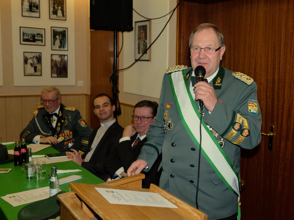 <p>Pünktlich um 19 Uhr eröffnete Schützenoberst Josef Drüke die diesjährige Jahreshauptversammlung des Schützenvereins. Neben den Berichten zum vergangenen Jahr standen auch Neuwahlen im Vorstand auf der Tagesordnung.</p>