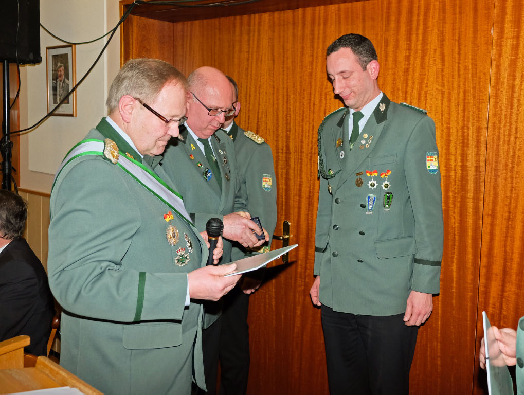 <p>Marc Igges erhielt das silberne Verdienstkreuz.</p>