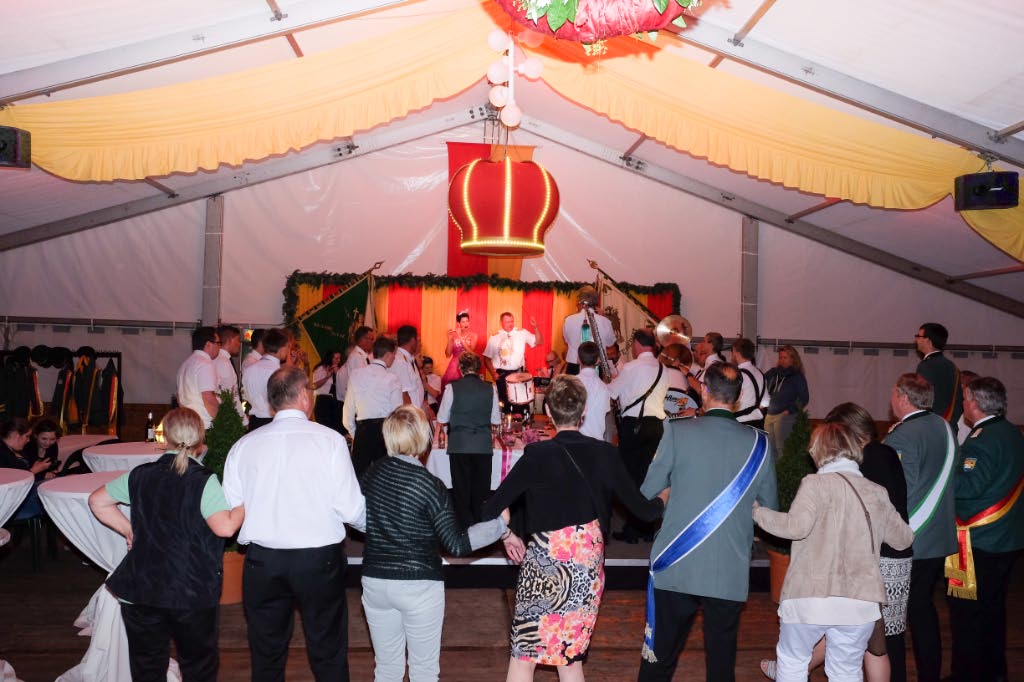 <p>Abends war wieder Stimmung im Festzelt angesagt.</p>