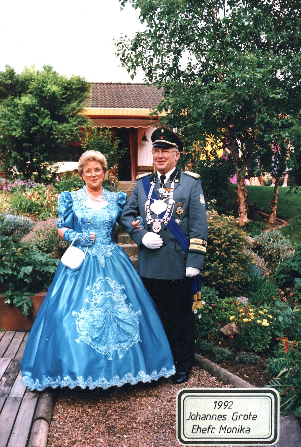 <p>1992 – 25 Jahre: Johannes + Monika Grote</p>