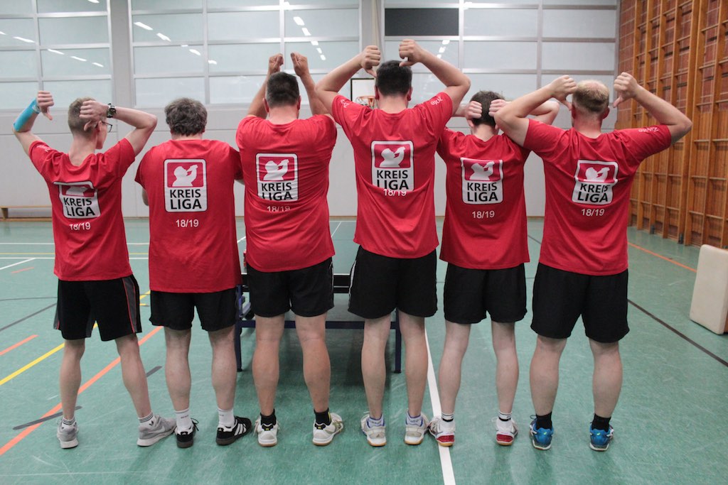 2018_Aufstieg_Zweite_Trikots