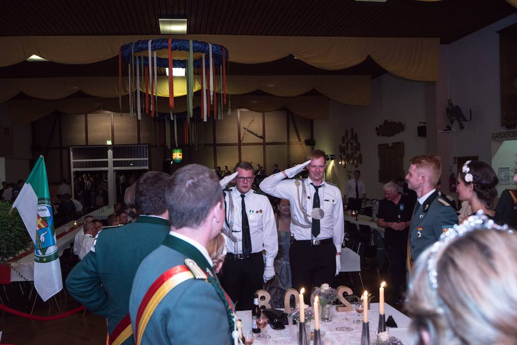 <p>Antreten am Königstisch</p>