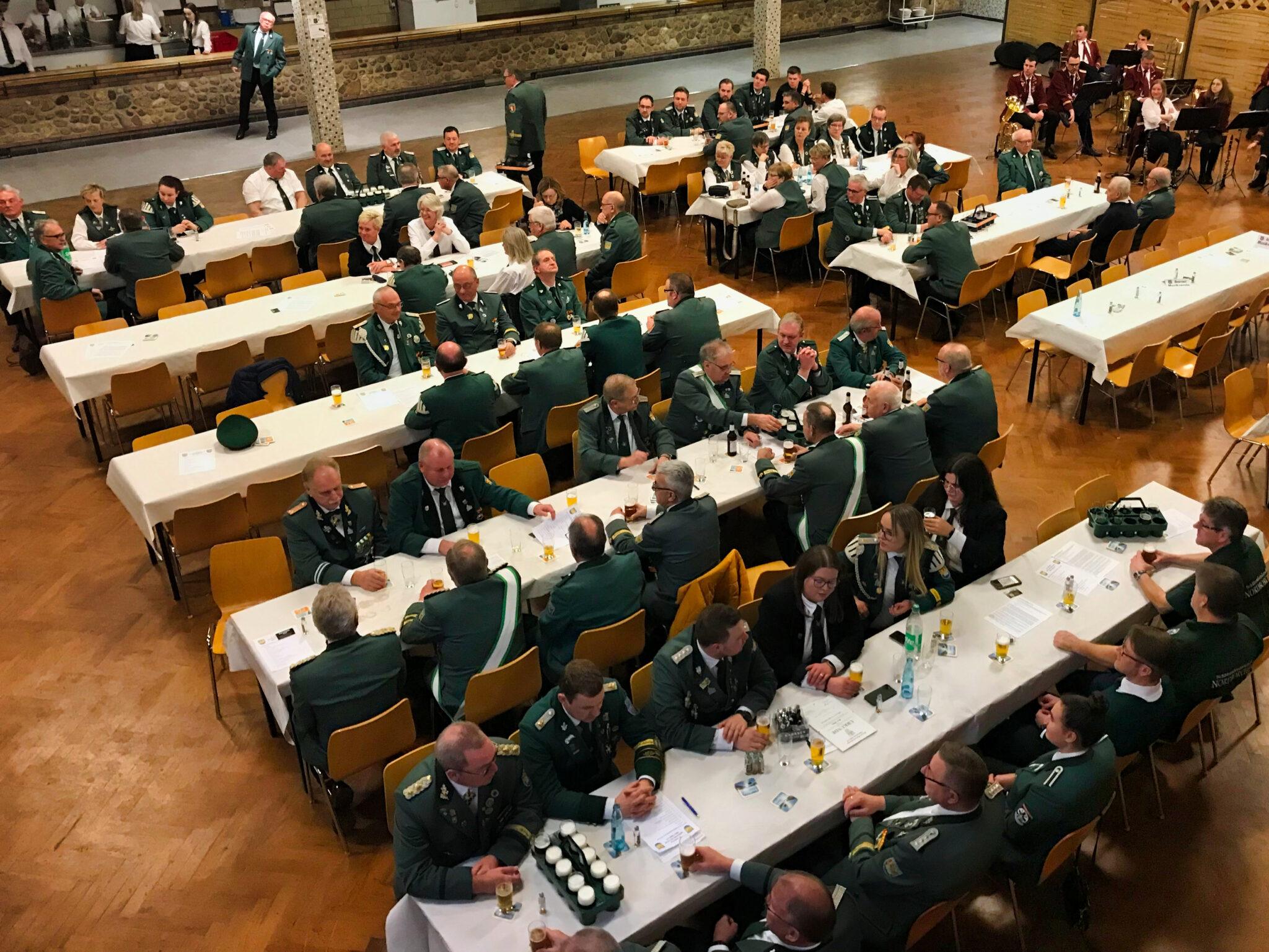 <p>Zahlreiche Schützenschwestern und Schützenbrüder waren gekommen</p>