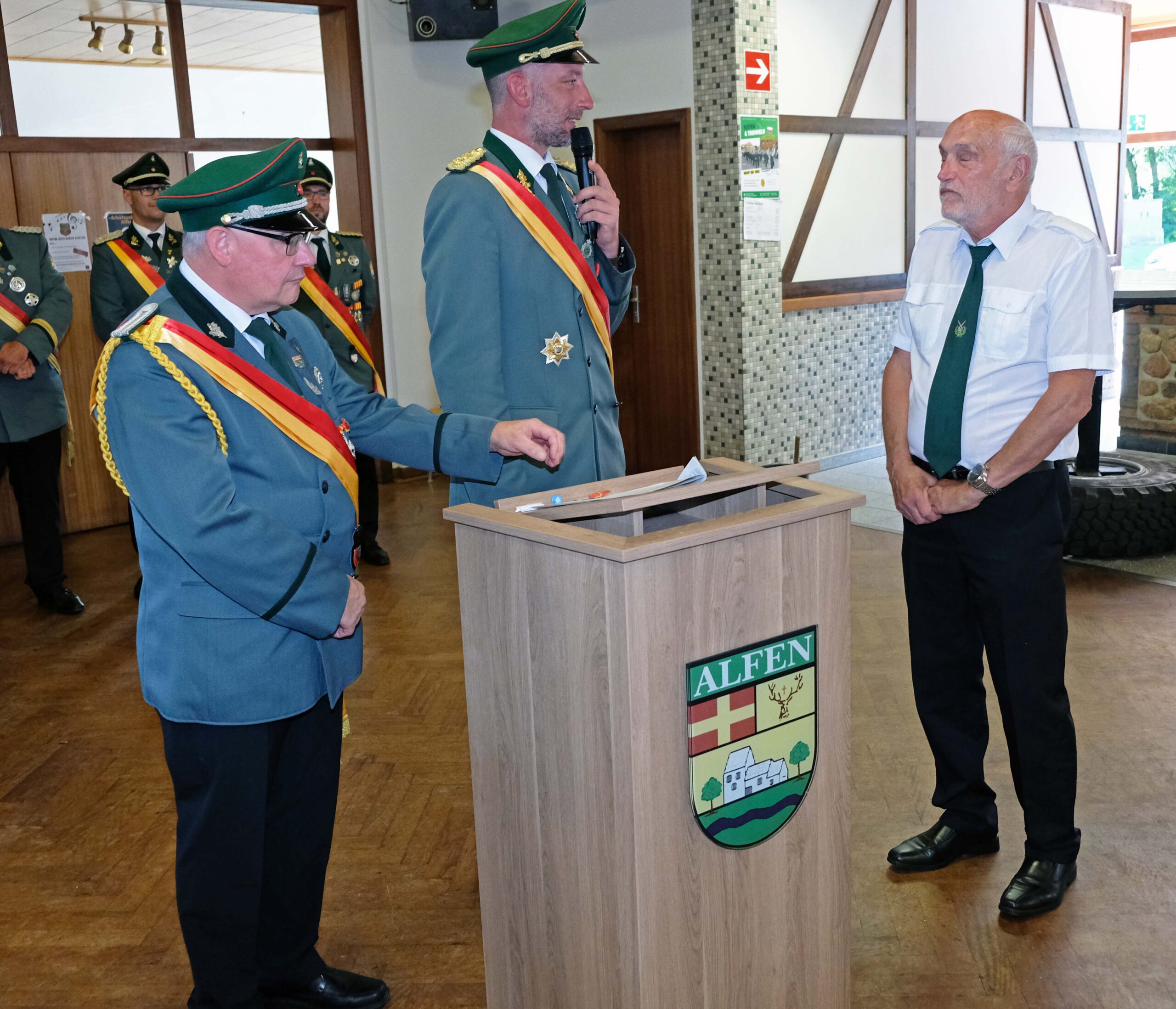 <p>Ein unermüdlicher Helfer im Hintergrund: Dieter Bettermann erhält für seine vielen Unterstützungen den Battallionsorden</p>