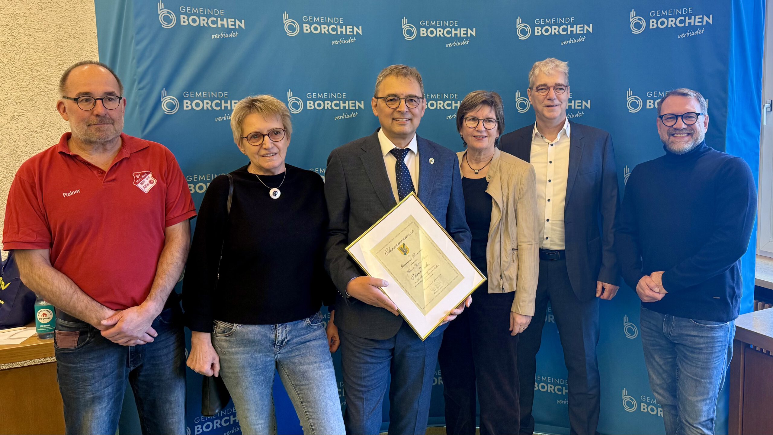 <p>… und der Sportverein SV RW Alfen</p>