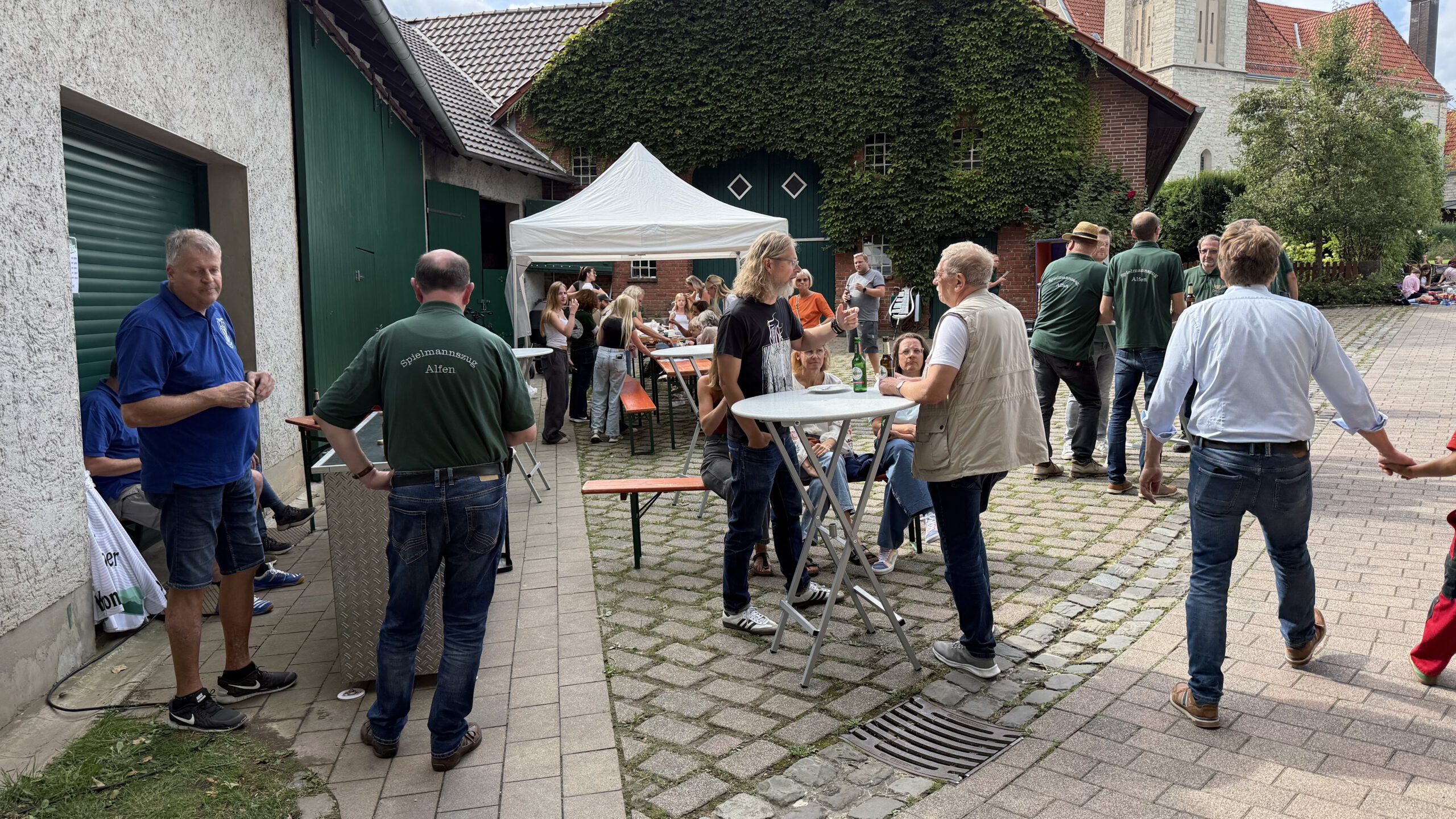 <p>Rund um unsere beiden Kirchen war Programm aufgebaut</p>